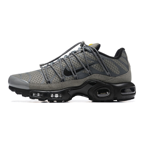 (EUR46) Air Max Plus Utility 'Wolf Grey Black'