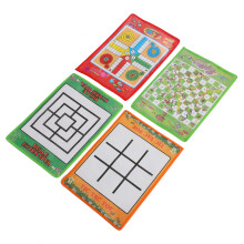Kompaktes 4-in-1 Spielset für Kinder: Mensch ärgere dich nicht, Snakes & Ladders & mehr