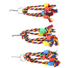 Farbiger Baumwollseil-Vogelschmuser-Spielzeug mit Plastikperlen 24cm
