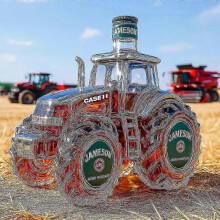 (Tractor A)New Whiskey Glass Decanter, Halloween Fun Whiskey Bottle, Home Bar Decoration Gift Whiskey Decanter Set