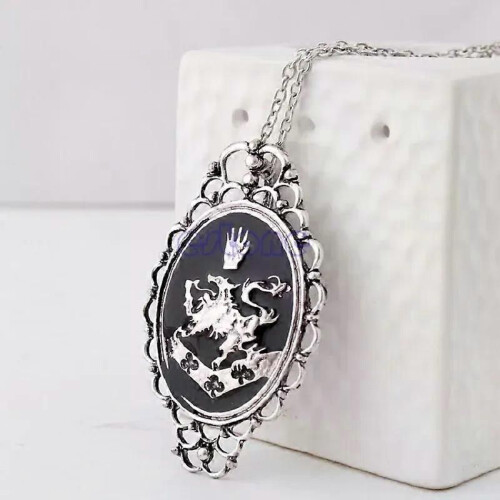 Collier avec pendentif Twilight Rosalie Cullen Family 1