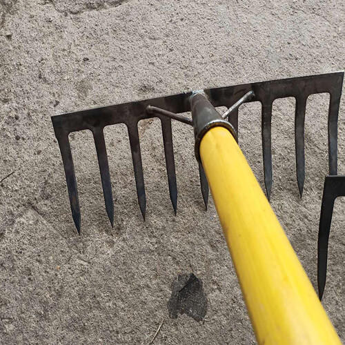 1set Rake Iron Small Rake For Gardening With 11-Teeth Design 1