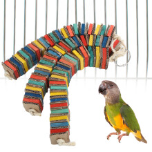Hängendes Holz-Kauspielzeug für Papageien 16 cm Bunte Bausteine Spiel & Zerstörung