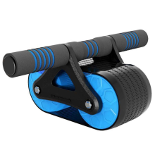 Buikspieroefening met terugverende wielen en push-up training