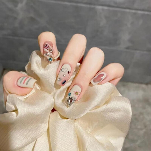 Milky White Graffiti False Nails Bright Colors No Color Fading False Nails
