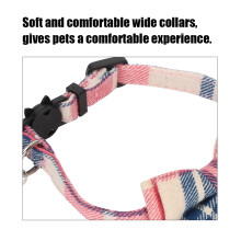 Pinkes Karo-Halsband mit Schleifen-Kragen und Glöckchen, aus weichem Stoff & Schnallen-Design für Katzen