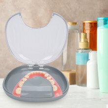 Reisefreundliche kieferorthopädische Retainer-Box Grau Wasserfester Mundstück-Behälter