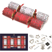 Tom Smith Pack 8 Red & White Foliage Eco Charity Christmas Crackers Family