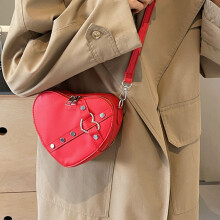 Bolso Rivet en forma de corazón talla única 18x14x7cm burdeos