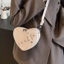 Borsa beige in PU a forma di cuore con rivetti taglia unica 18x14x7 cm
