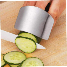 Stainless Steel Finger Protector Hand Guard Kitchen Tool for Safe Dicing and Slicing, Durable and Ergonomic Design