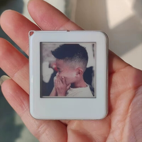 1.54 Inch E-Paper Display Screen Image Wireless Transmission Keychain 1