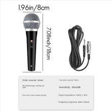Mikrofoni kädessä pidettäväksi ammattilaisille karaoke-laulumusiikin esityksiin