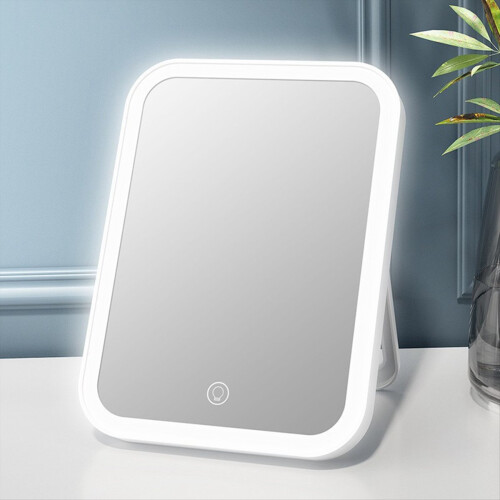 Makeup Mirror with Lights
Lighted makeup mirror 1