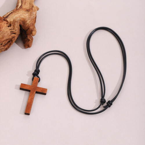 Collier pendentif croix en bois unisexe cadeau noyer marron 2
