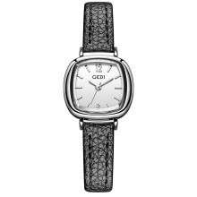 (Silver shell, white face, black band) A simple and elegant red student watch with a high level of appearance, small, exquisite and high-end ladies' leather strap quartz watch