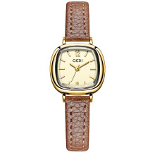 (Gold shell and gold mask coffee belt) A simple and elegant red student watch with a high level of appearance, small, exquisite and high-end ladies' leather strap quartz watch