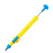 Garden Hand Sprayer Manual for Outdoor Use - Ergonomic Hand Watering Device for Plants Cars Window Cleaning, Random Color Plastic Material