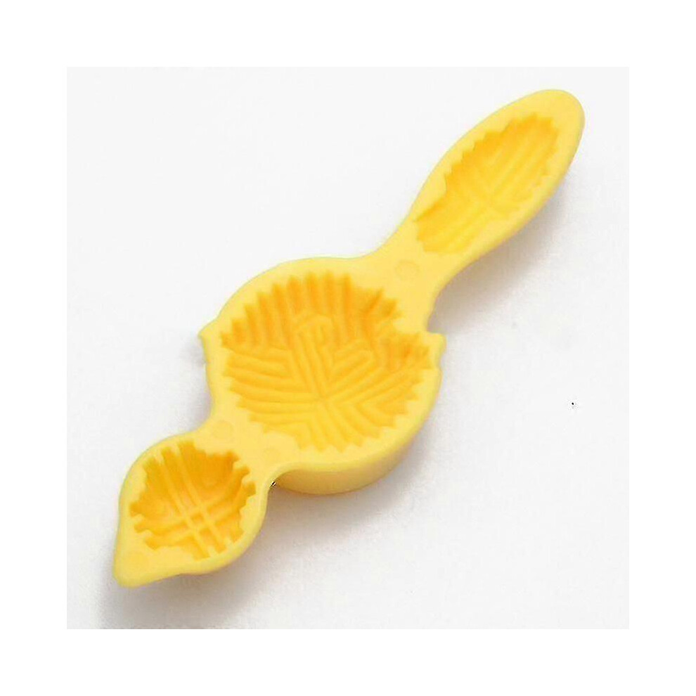 Plastic cookie mold for baking cookies and cakes, rice ball mold, three-dimensional cookie mold, baking mold