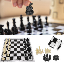 Tragbarer Kunststoff-Schachbrett-Spiel, Schwarz & Weiß, mittelalterliches Design