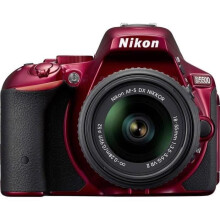 NIKON D5500 Digitales Spiegelreflexkameras + AF-S 18-55 VR II Rot Objektiv