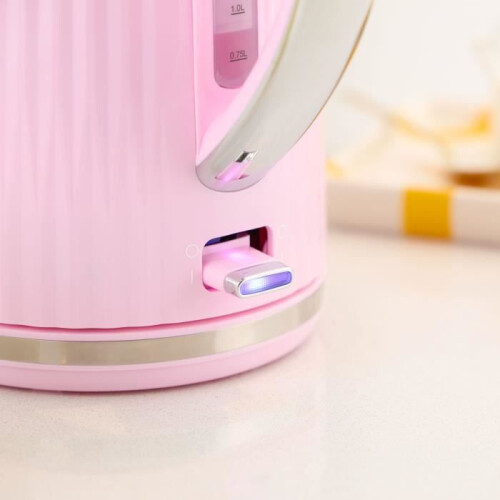 Russell Hobbs Rychlovarná konvice 27362-70 Eden Kettle Raspberry 1