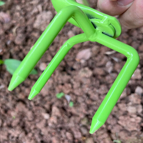 Professional Handheld Garden Claw Tool Rust-Resistant Triangular Tines Pattern For Drainage And Plant Root Health Green 1