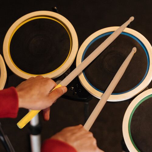 6 bacchette per batteria in legno, percussioni e 2