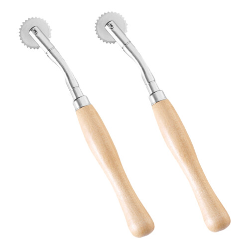 2 rodas de pano com dentes de aço e cabo madeira para marcar linhas 2