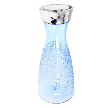 wasserkaraffe für wasser mit ausguss und -struktur