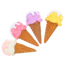 4 lebensechte eiscreme-modelle für , präsentation, fotos