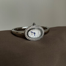 (Silver-banded white (diamond-edged strips)) Bathtub watch, ladies' rose gold diamond bezel, niche design, light luxury and high-end oval bracelet watch