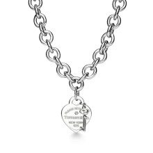 (Silver heart-shaped key necklace with diamonds) New heart-shaped brand TO clasp fashionable necklaces in various styles