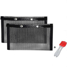 BBQ Mesh Mat with 2 Pieces of Silicone Brushes, Non-Stick BBQ Grill Bag, Reusable Mesh Accessories Easy to Clean Black