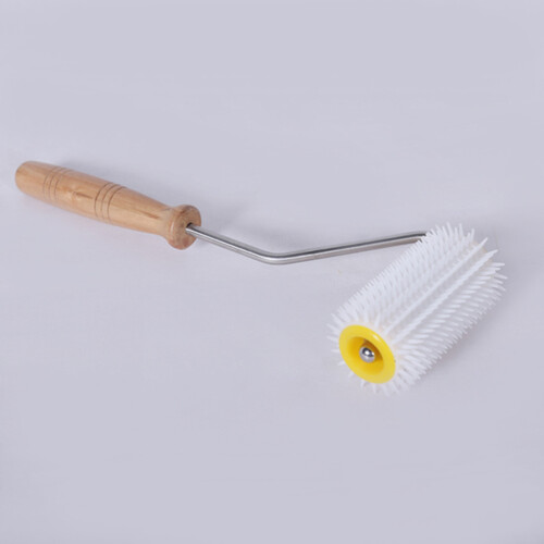 Plastic Uncapping Needle Roller With Wooden Handle For Beekeeping 2