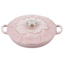 Le Creuset Signature ge mailleerde gietijzeren braadpan met bloemblaadjes, 2,25 qt. Schelproze