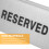 1 schild „reserviert“ für restaurant party 8