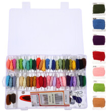 Borduurkit met 50 kleuren garen en in kunststof doos