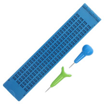 Kit Scrittura Braille con Tavoletta, Stilo, Etichette e Tastiera Blu