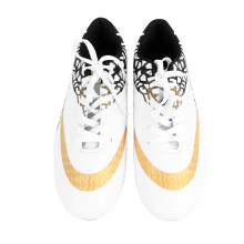 Men's White Turf Soccer Shoes 44 Rubber Low Grip Comfort