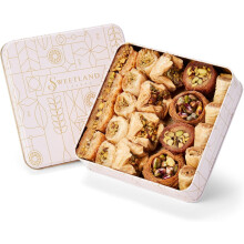 Sweetland London Premium Pistachio Baklava Selection 500g Handmade Baklava Treat Selection Great Gift for Ramadan Mother Day Easter & Eid Tin Gift Box