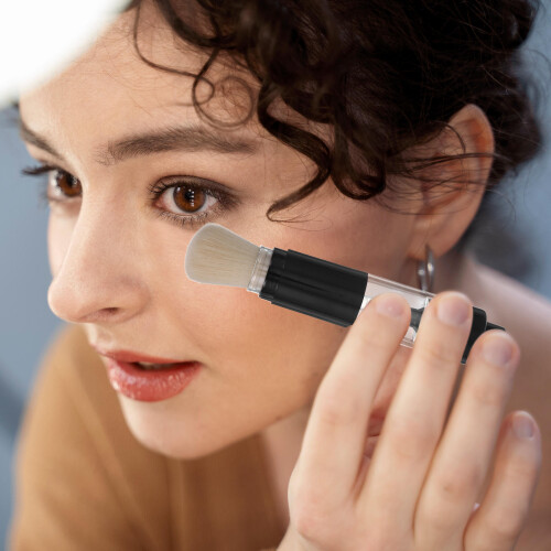 8 Pcs Portable Refillable Powder Brush For Travel 2
