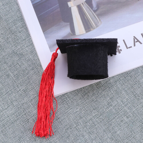 mini gradhut mit quasten und flaschendeckel rot 2