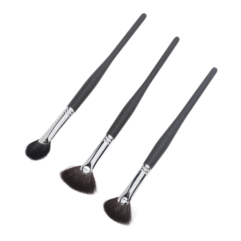 Enhance Your Makeup with 3Pcs Fan Shaped Highlighter Brush Set