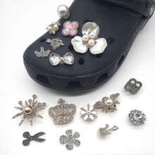 KINZON 16 Pices 3D Ornements Sandales Sabots(fleur couronne de perles),Charmes de Chaussure,Ornements Chaussures Mignons pour Sabots Chaussures Sandal