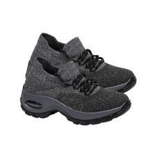 1 paar damen-sneaker mit dicker sohle, praktisch