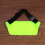 slanke reflecterende heuptas met waterafstotende telefoonhouder 4