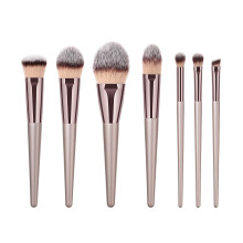 7Teiliges -Make-up- -Set Aus Nylonfaser T-07-049