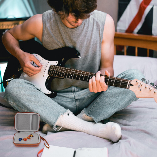 Großes Gitarrenpick Etui Eva 1 1