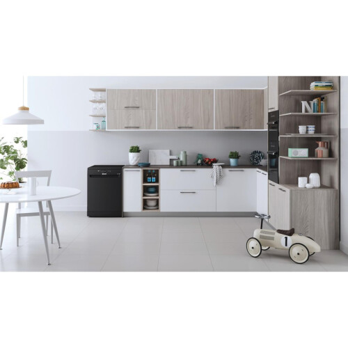 Indesit Indesit D2F HK26 B UK 14 Place Setting 6 Programmes Dishwasher